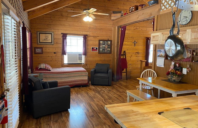 A Peace of Heaven Cabins - Photo 16