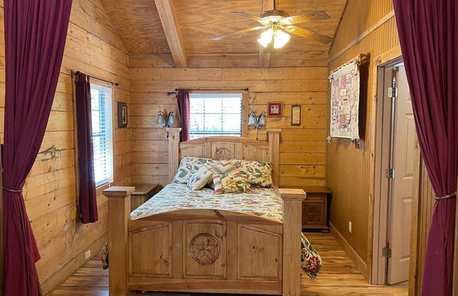 A Peace of Heaven Cabins - Photo 12
