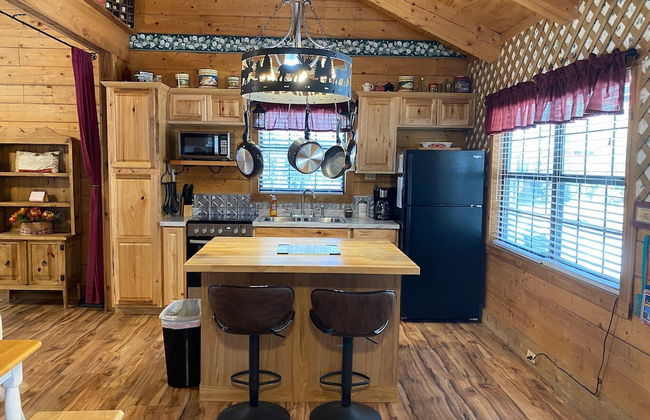 A Peace of Heaven Cabins - Photo 15