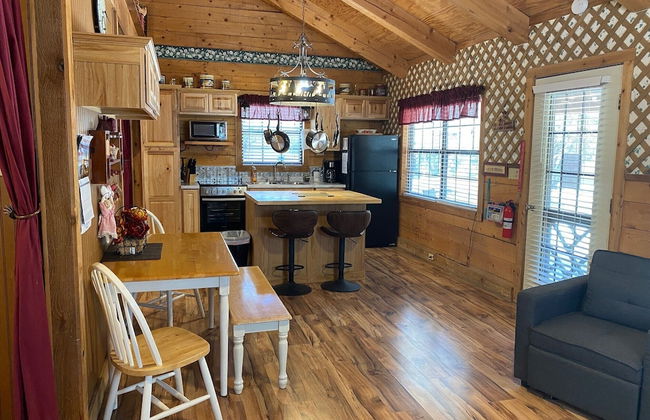 A Peace of Heaven Cabins - Photo 14