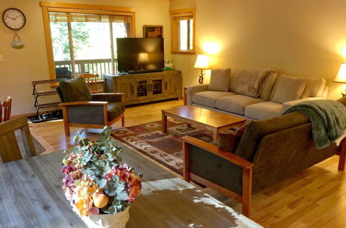 Photo 12 - Mt Baker Lodging Cabin 65 Sleeps 10