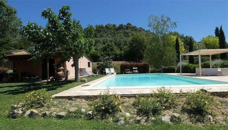 Foto 1 - Captivating 1-bed Villa With Pool in Tuscany