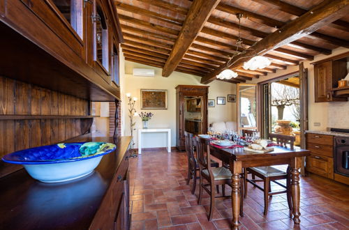 Photo 5 - Captivating 1-bed Villa With Pool in Tuscany