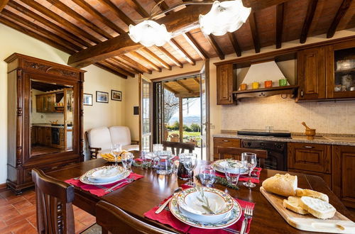 Photo 9 - Captivating 1-bed Villa With Pool in Tuscany