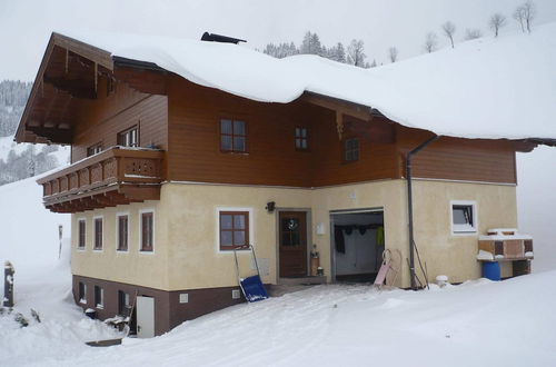 Foto 19 - Spacious Apartment with Garden near Ski Area in Wagrain