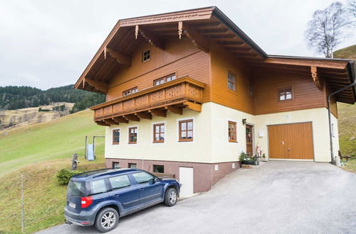 Foto 19 - Spacious Apartment with Garden near Ski Area in Wagrain