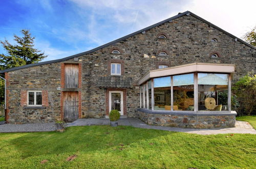 Foto 1 - Rustic House With Sunroom