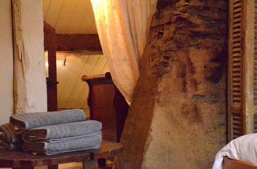 Photo 34 - Cozy Holiday Home in Bièvre with Hot Tub