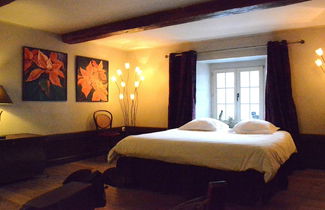 Photo 2 - Cozy Holiday Home in Bièvre with Hot Tub