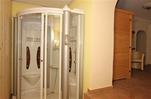 Photo 10 - Luxurious Apartment in Langenfeld With Sauna
