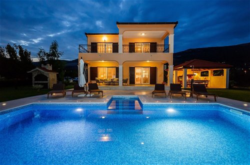 Photo 38 - Luxury Secluded Villa w. Pool, Jacuzzi and Garden