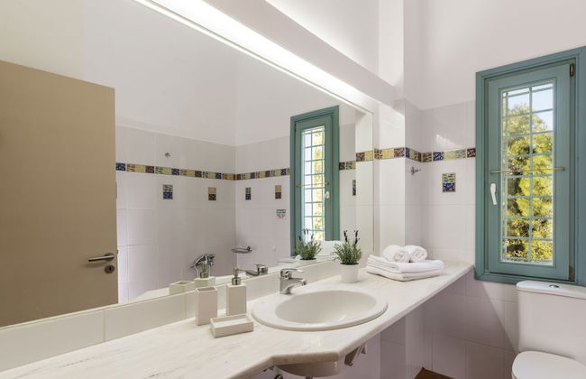 Electra Beachfront Villa - Foto 46