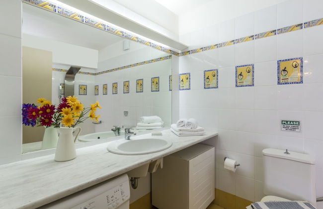 Electra Beachfront Villa - Foto 50