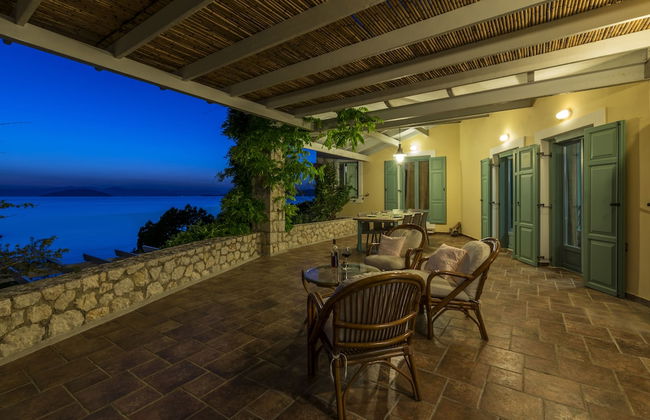Electra Beachfront Villa - Foto 32