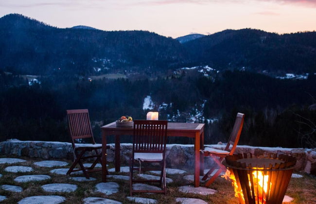 Comfy Holiday Home in Bunjevci With Hot Tub - Foto 13
