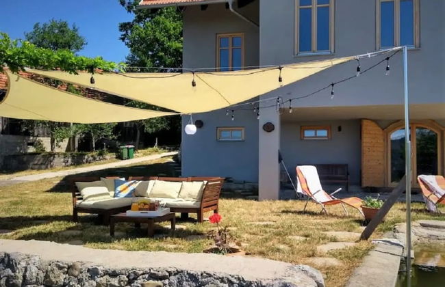 Comfy Holiday Home in Bunjevci With Hot Tub - Foto 12