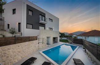 Foto 1 - Villa Salt - 10 people, heated pool, Trogir, near beach & Split airport