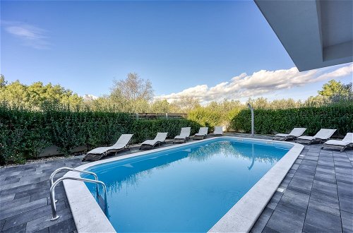 Foto 22 - Amazing Pool & Relax Villa Loreta
