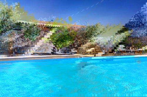 Photo 11 - Sprawling Vlilla in Malades