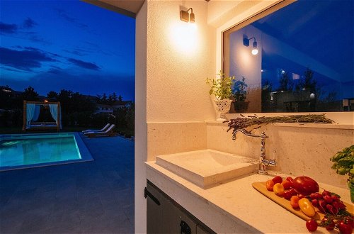 Foto 39 - Splendid Villa With Private Pool, Amazing sea View, Garden With Outside Kitchen