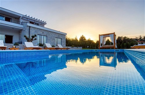 Foto 21 - Splendid Villa With Private Pool, Amazing sea View, Garden With Outside Kitchen