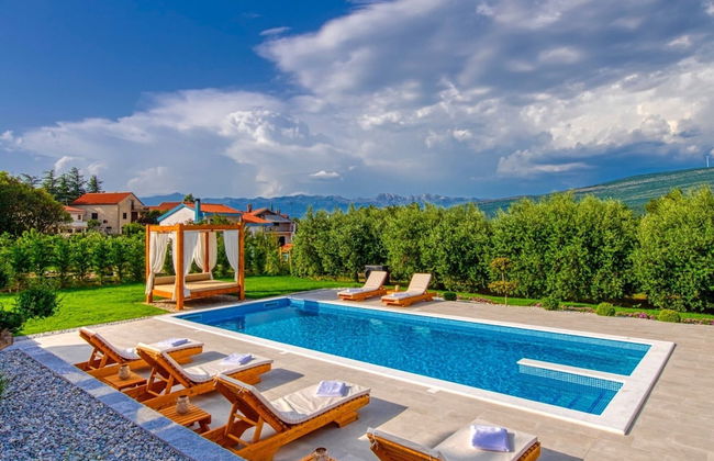 Villa With Private Pool and Garden - Foto 25