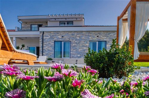 Foto 36 - Splendid Villa With Private Pool, Amazing sea View, Garden With Outside Kitchen