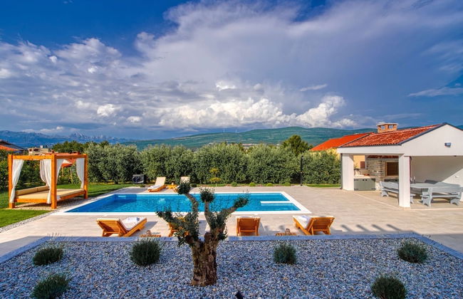Villa With Private Pool and Garden - Foto 26