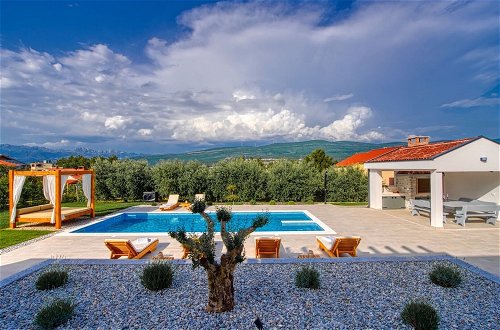 Foto 31 - Splendid Villa With Private Pool, Amazing sea View, Garden With Outside Kitchen
