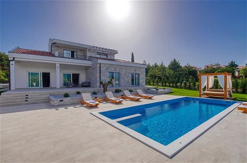 Foto 27 - Splendid Villa With Private Pool, Amazing sea View, Garden With Outside Kitchen