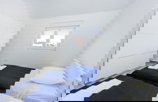 Foto 2 - Apartment With Direct Sand Beach Access