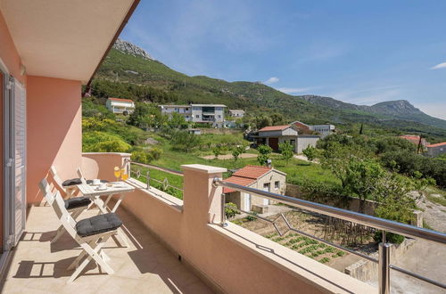 Photo 8 - Apartment With Balcony and View