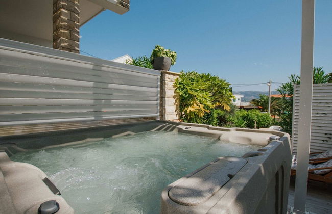 Holiday Apartment With a Private Terrace & Hot Tub, Near the Beach - Foto 18