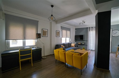 Photo 13 - V&V Central & Elegant Apartment