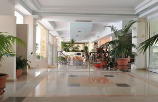 Foto 2 - Adonis Hotel