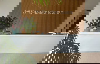 Foto 2 - Whispering Sands Motel