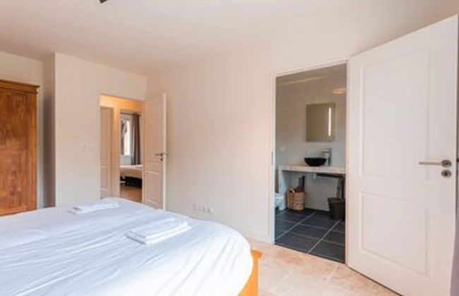 Spacious and Modern Villa With Large Garden and BBQ Area - Foto 8