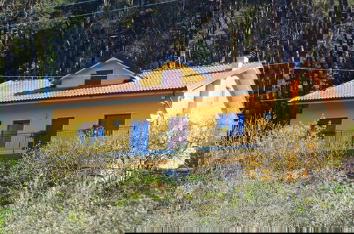 Foto 1 - Spectacular Holiday Home in Pescia With Swimming Pool