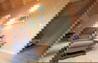 Foto 3 - Grand Apartment in Mayrhofen With Infrared Sauna & Artistic Interiors