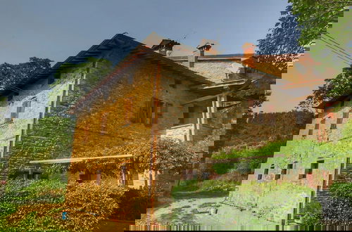 Foto 1 - Farmhouse With Stables, Horses and the Ability to Make Horseback Riding