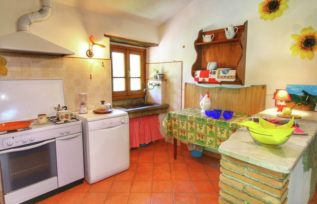 Alluring Farmhouse in Ortignano With Swimming Pool - Foto 23