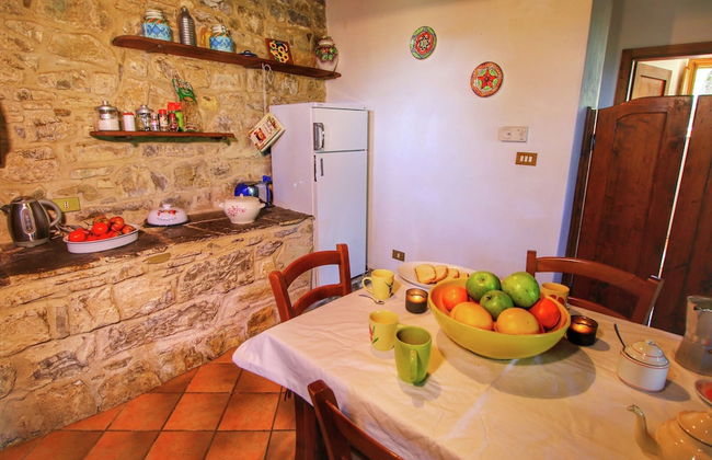 Alluring Farmhouse in Ortignano With Swimming Pool - Foto 59