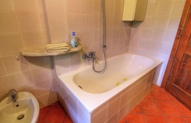 Alluring Farmhouse in Ortignano With Swimming Pool - Foto 45