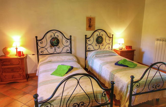 Alluring Farmhouse in Ortignano With Swimming Pool - Foto 3