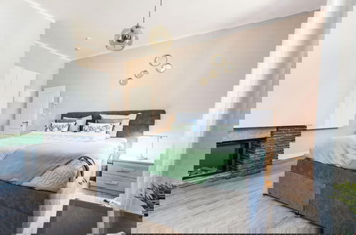Photo 10 - Modern Apartment With Terrace