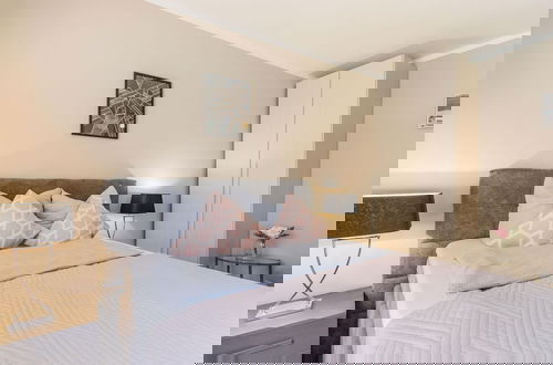 Photo 14 - Modern Apartment With Terrace