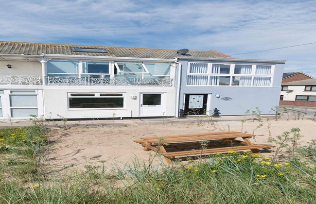 Stunning Beach House On the Beach - Photo 21