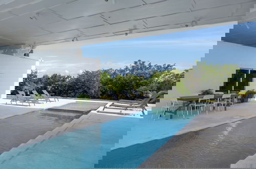 Foto 17 - Modernized Beach House With Pool