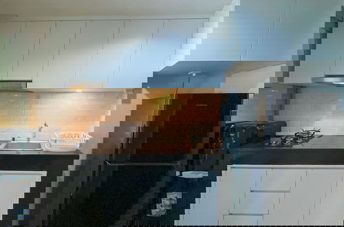 Foto 6 - Homey and Good Studio at H Residence Apartment