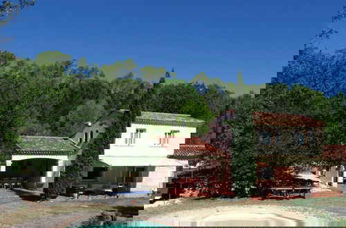 Foto 21 - House in Montfort-sur-argens With Garden